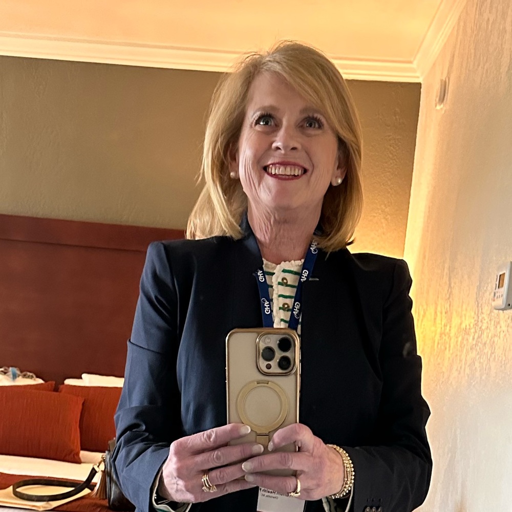 Meet your Posher, Chrystial